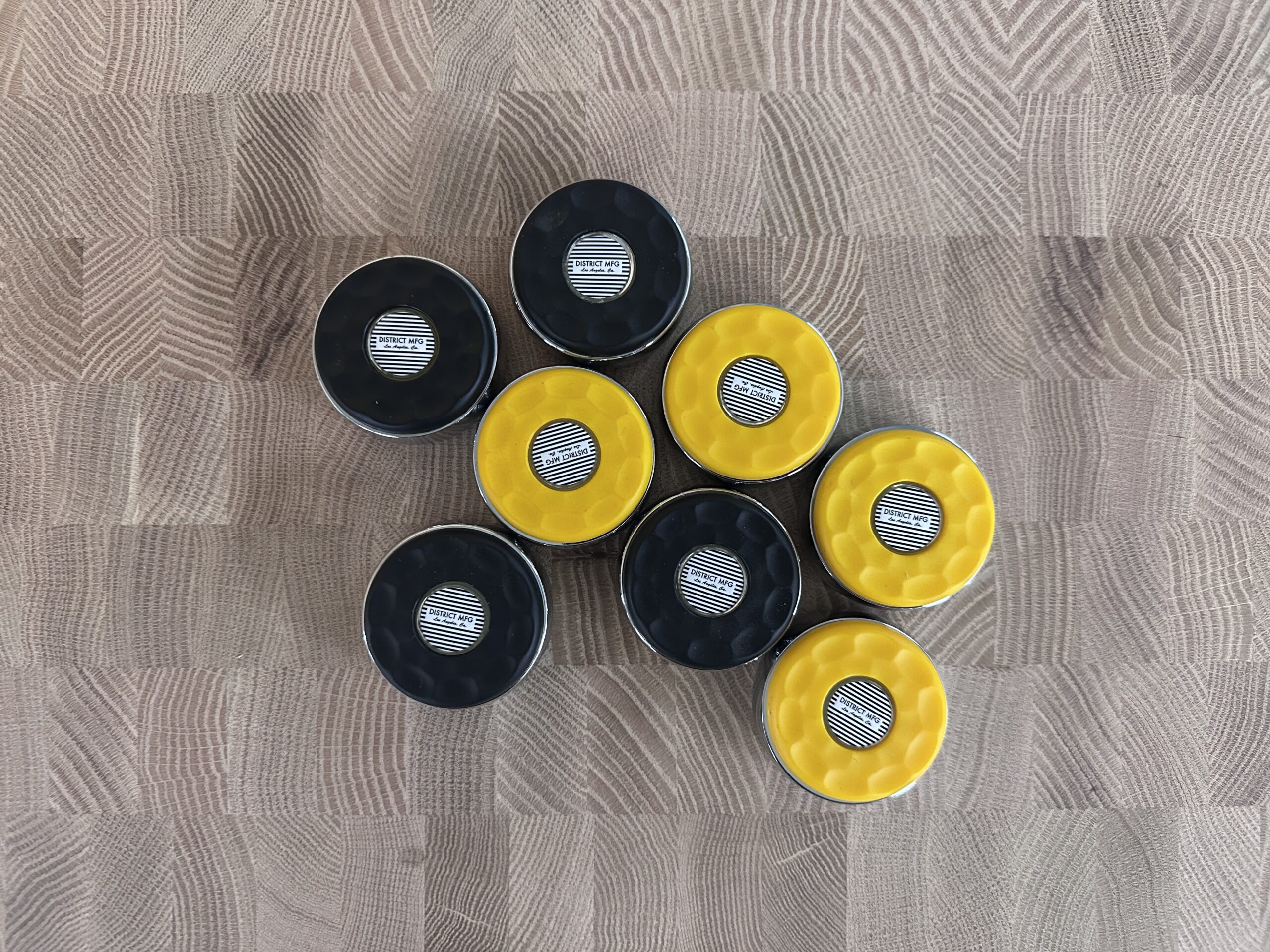 Shuffleboard Pucks, 4 Black 4 Yellow